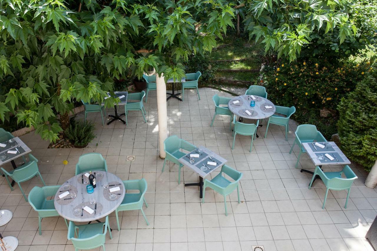 Le Lion D'Or Hotel Manzac-sur-Vern Ngoại thất bức ảnh