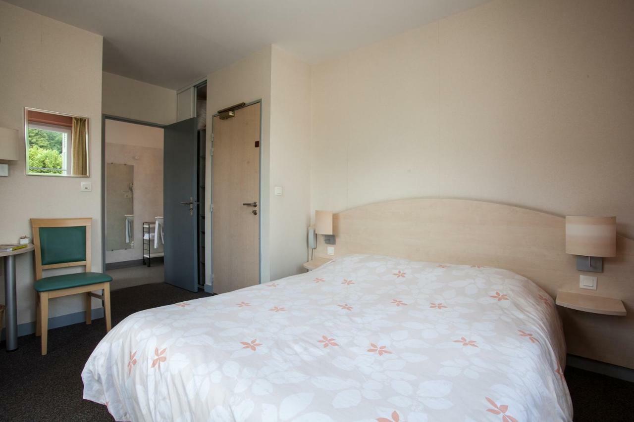 Le Lion D'Or Hotel Manzac-sur-Vern Ngoại thất bức ảnh