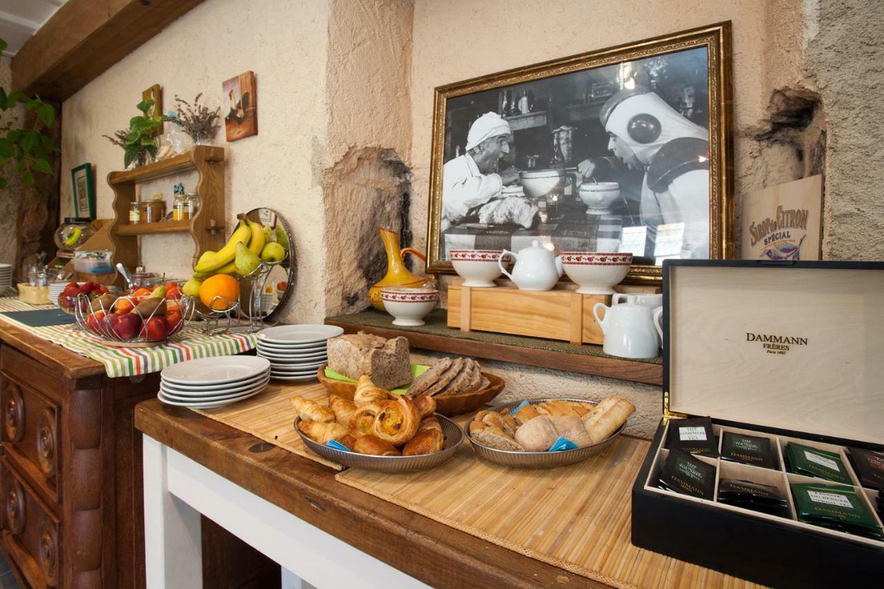 Le Lion D'Or Hotel Manzac-sur-Vern Ngoại thất bức ảnh