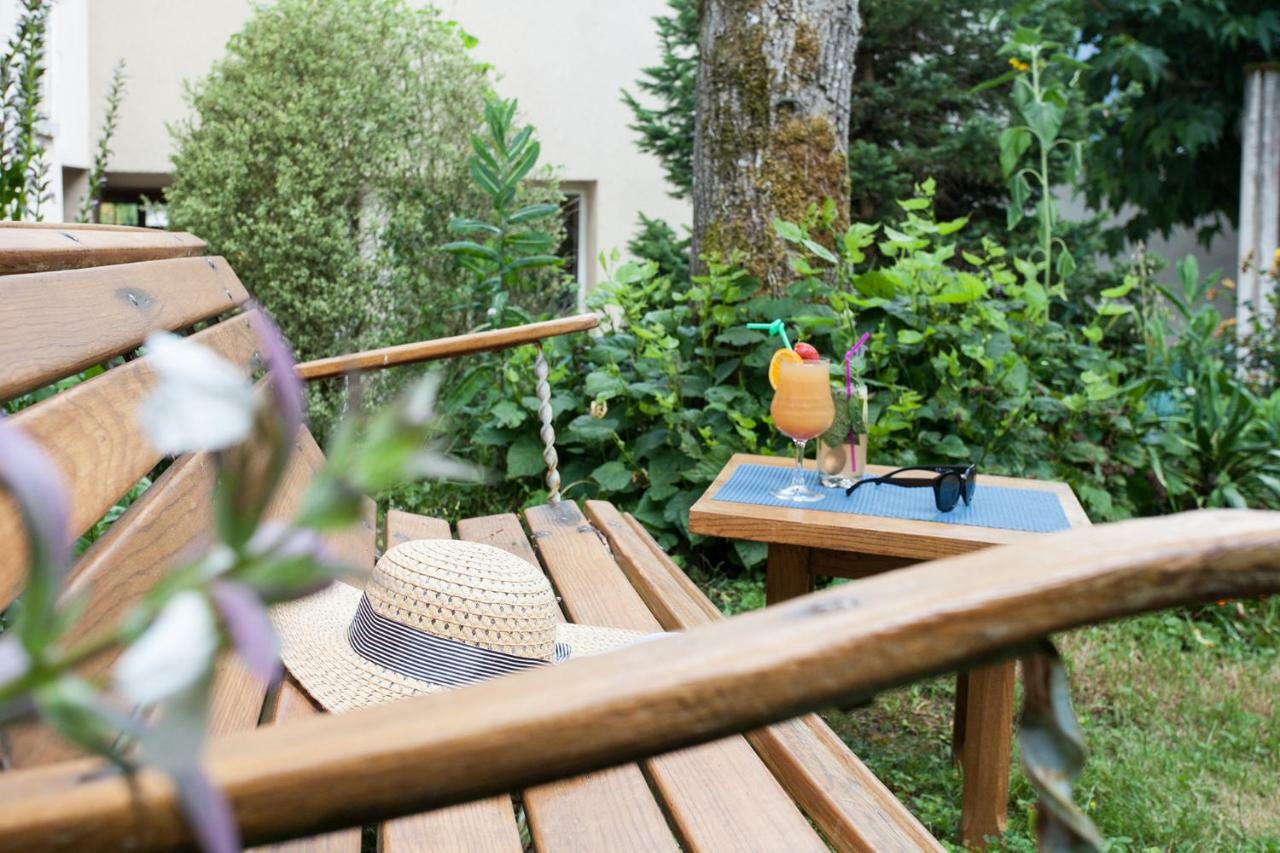 Le Lion D'Or Hotel Manzac-sur-Vern Ngoại thất bức ảnh