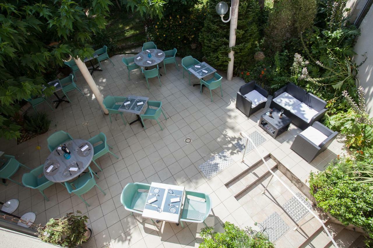 Le Lion D'Or Hotel Manzac-sur-Vern Ngoại thất bức ảnh